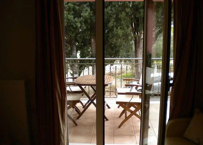 Irida Villa