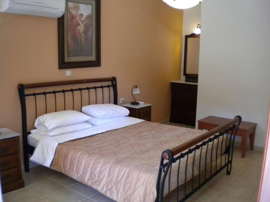 Irida Villa