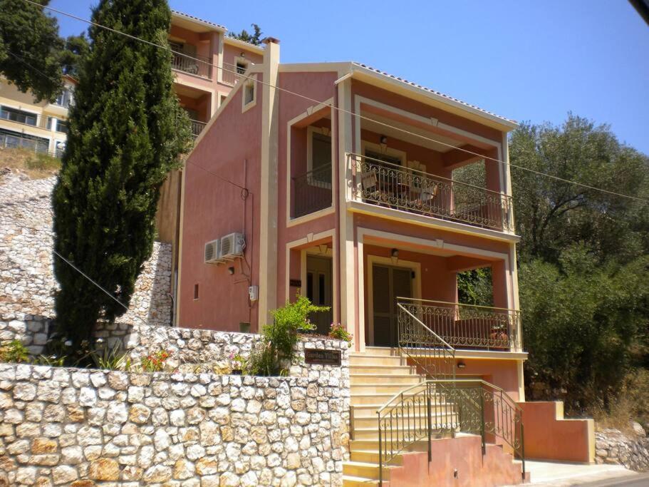 Villa Irida